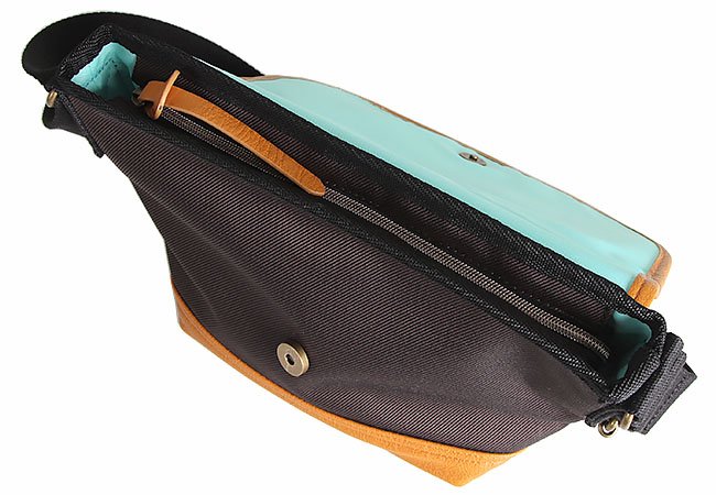 Bianchi - LBT35 : A3 Messenger Black (สีดำ/ ขอบหนังสีน้ำตาล) thumbnail 20