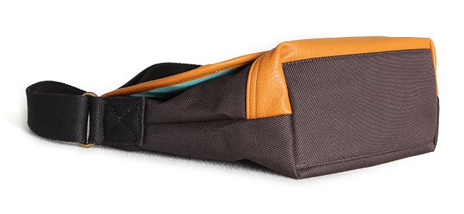 Bianchi - LBT35 : A3 Messenger Black (สีดำ/ ขอบหนังสีน้ำตาล) thumbnail 19